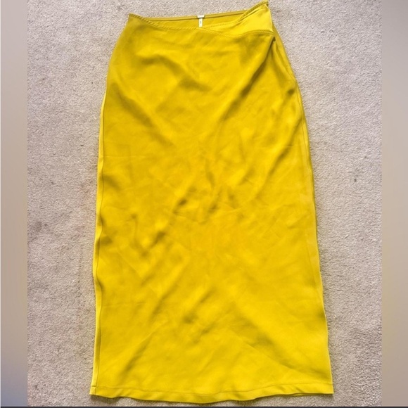 💚✨Free People + Oh So Low Midi Skirt 💚✨$118 - Picture 2 of 4